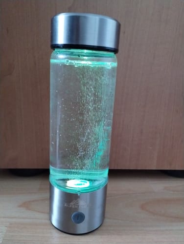Customer photo review of Die Wasserstoff Wasserflasche für bessere Gesundheit & mehr Energie ''HydroVive'' - das Original