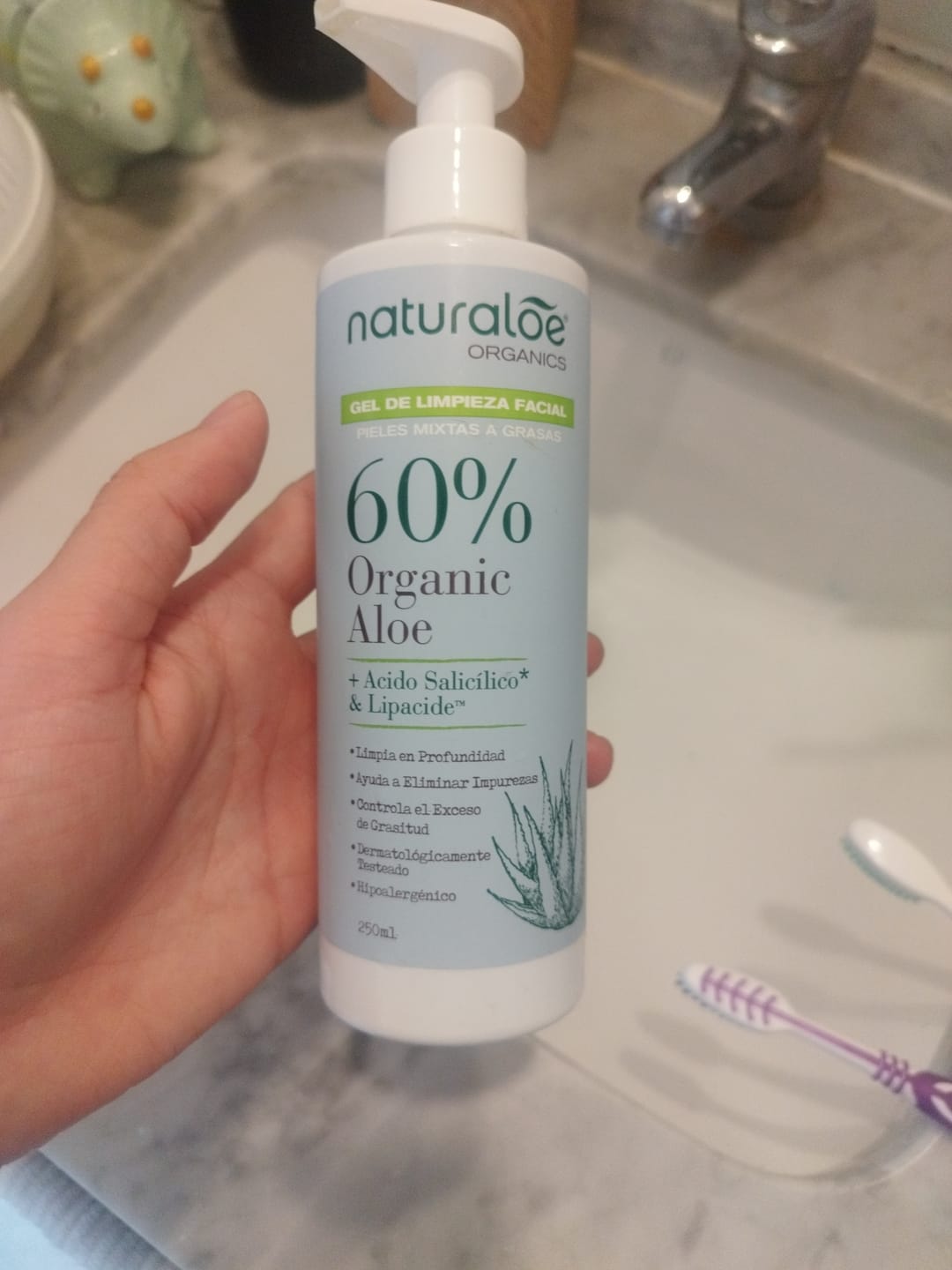 Customer photo review of Gel de Limpieza Facial Piel Mixta a Grasa 250ml
