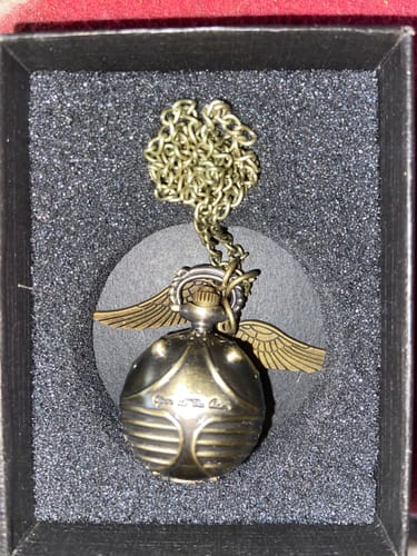 Customer photo review of Montre de Poche Harry Potter Vif D'or