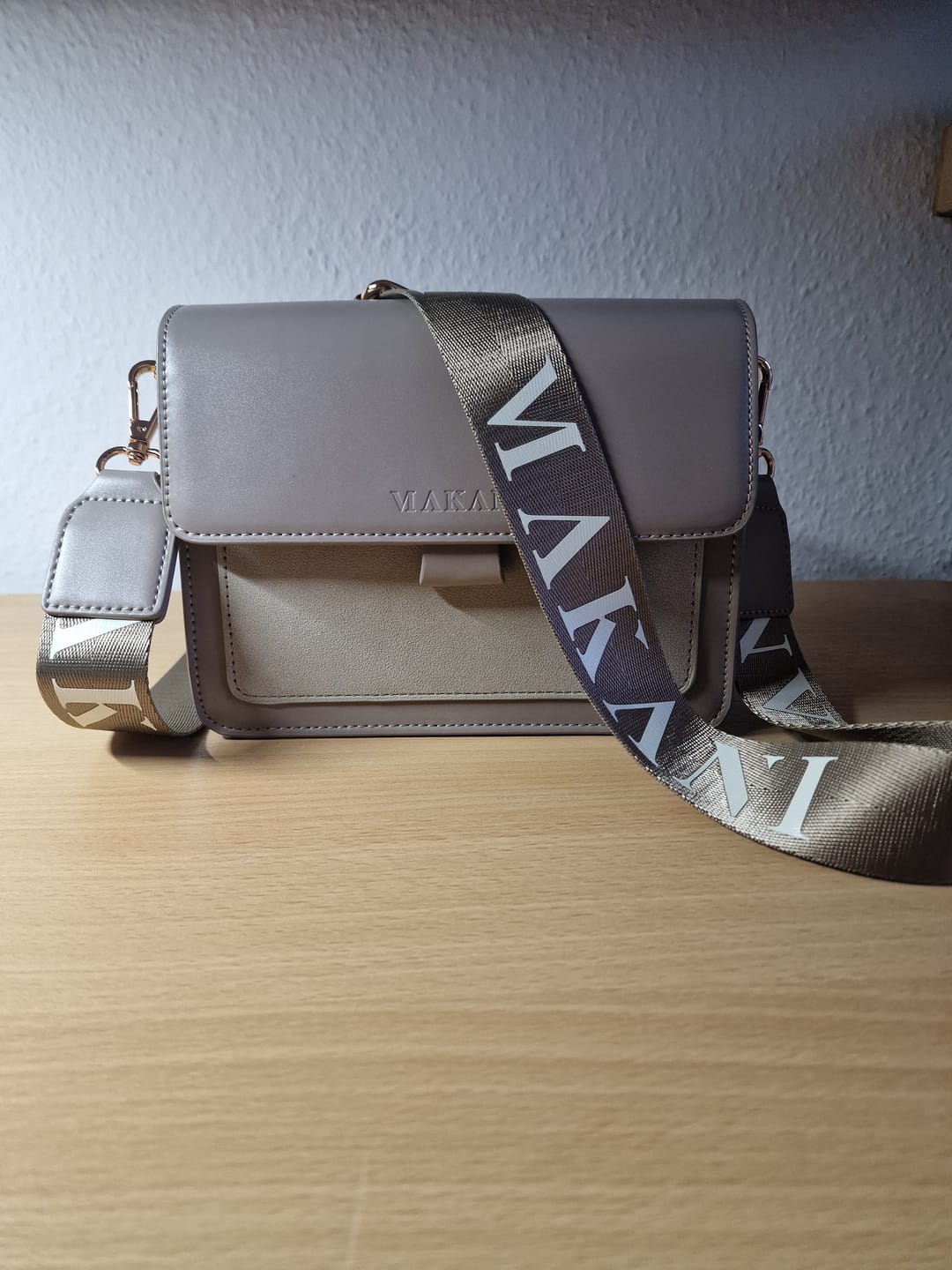 Customer photo review of VALDA - TAUPE