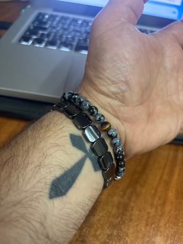 Customer photo review of Pulsera Hora Hematita