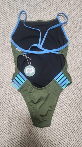 Customer photo review of LENNOX ONE PIECE || Olive|Breeze