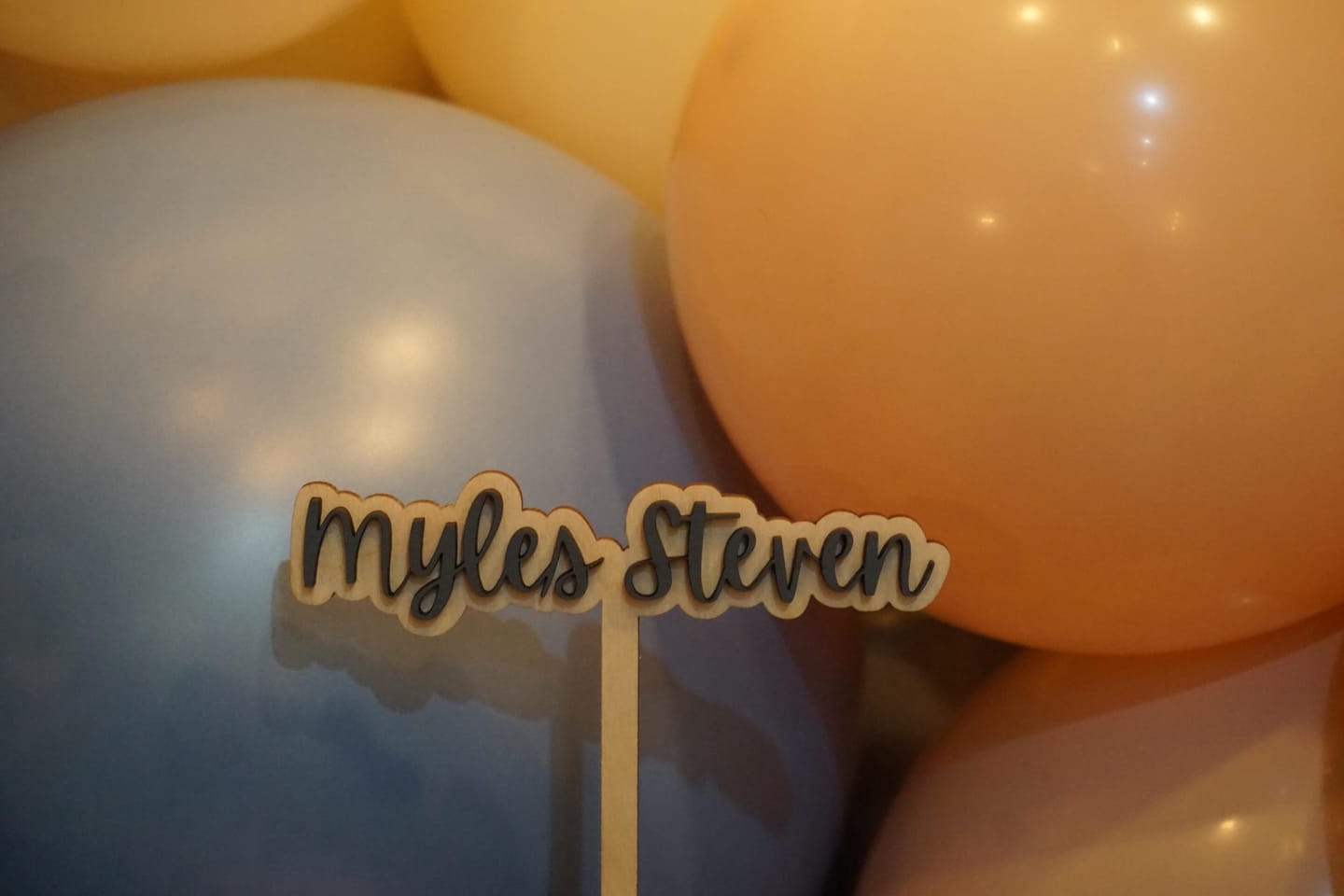 Customer photo review of Name Cake Topper