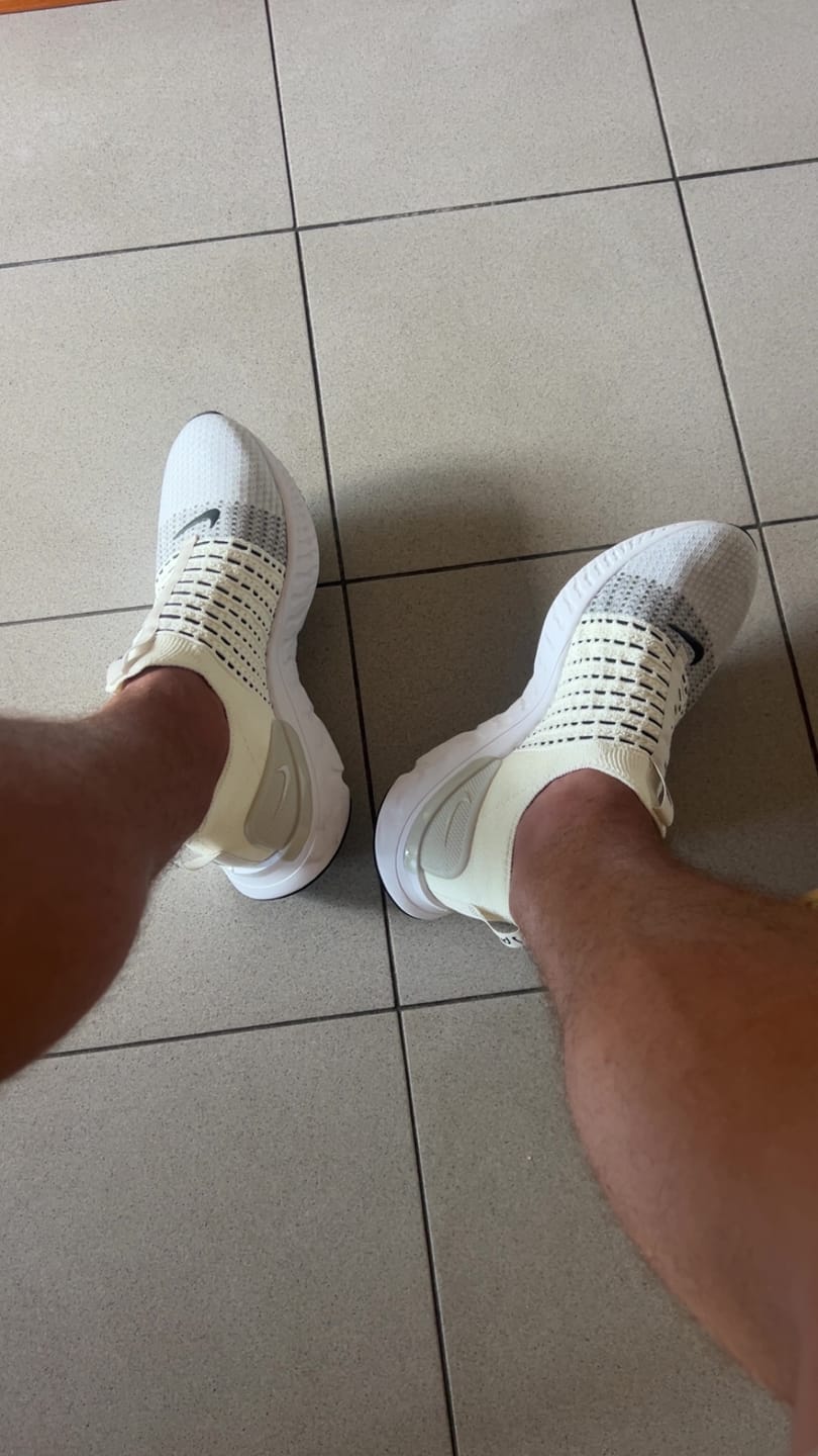 Customer photo review of Nike React Phantom Run Flyknit 2 "Sail Light Bone"