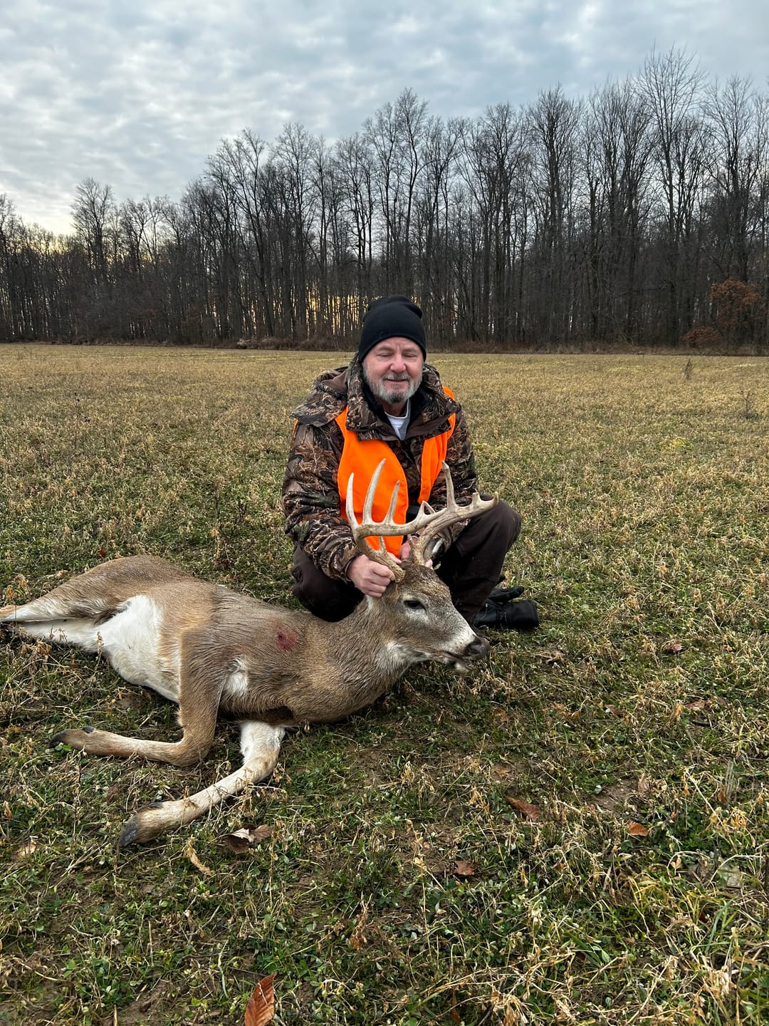 Customer photo review of VisST 270° See Through Ground Blinds | Pop Up Portable Blinds for 2 3 Person Deer Hunting with Silent Magnetic Door