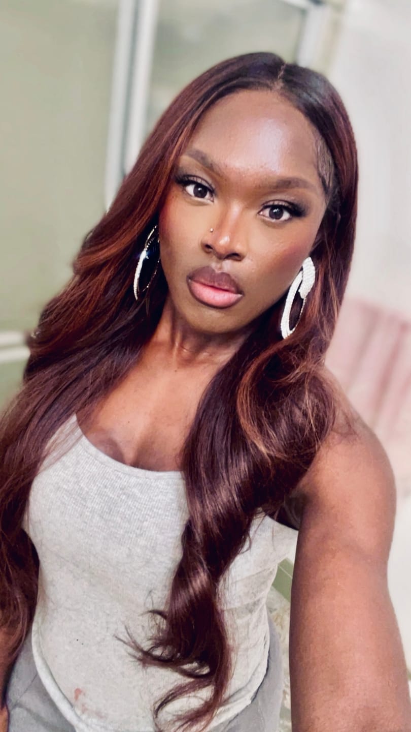 Customer photo review of Outre Melted Hairline Glueless HD Lace Front Wig - SERAPHINE