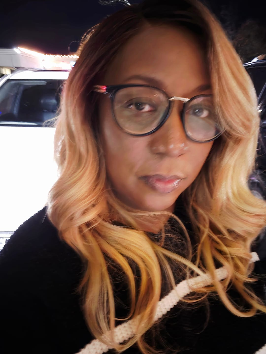Customer photo review of Outre Melted Hairline 2x5 HD Lace Front Wig - BEGONIA