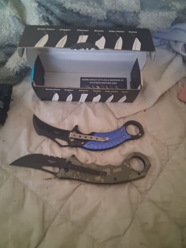 Customer photo review of Karambit Mystery Box™