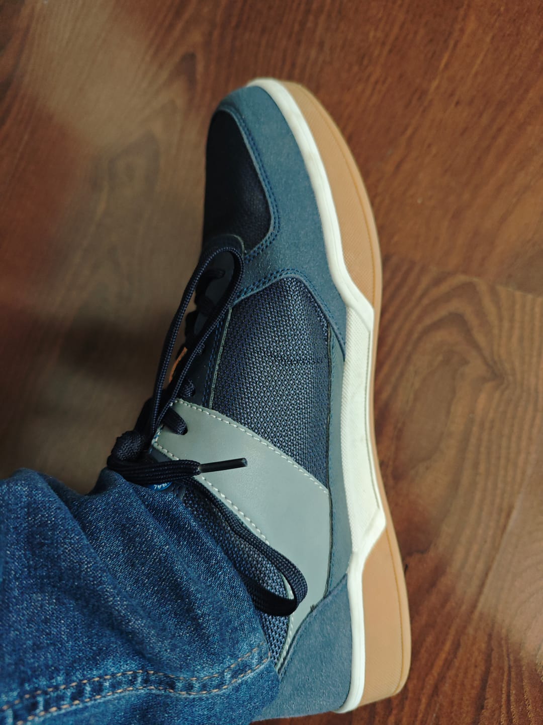 Customer photo review of Tenis Style Hank Azul Marino