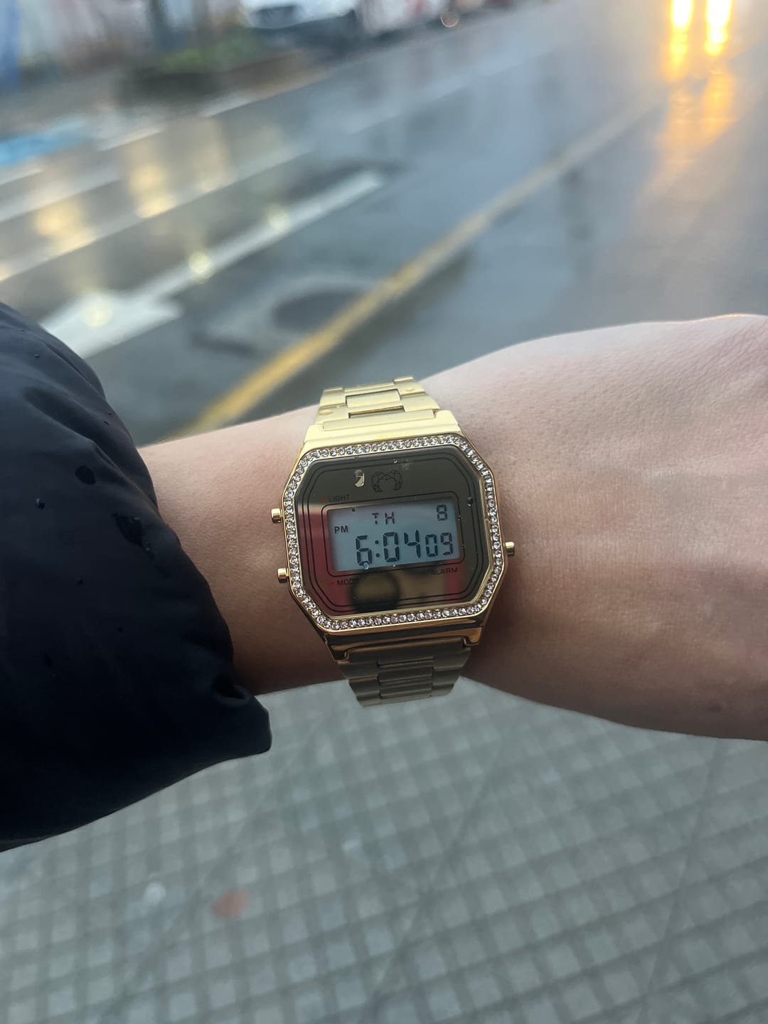 Customer photo review of Reloj Digital Vintage Brillo ~ Oro
