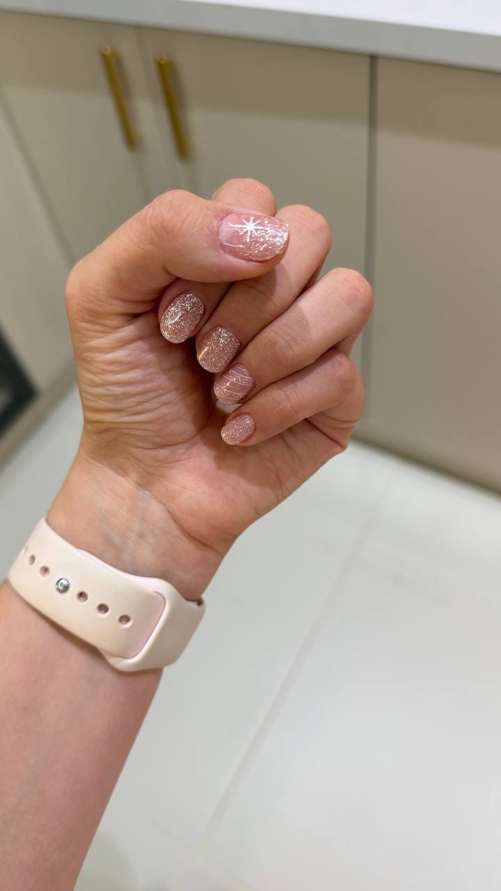 Customer photo review of Infinite Glow Jel Tırnak Seti - #KışaVeda