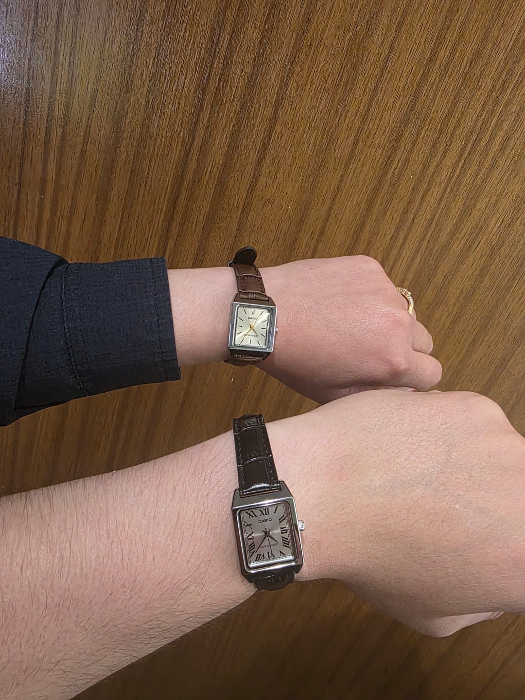 Customer photo review of Reloj Casio Tank Análogo LTP-V007L-9BUDF Cuero Dial Champaña