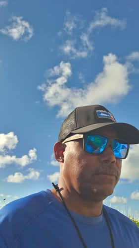 Customer photo review of Mis Raíces Blue