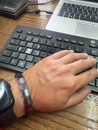 Customer photo review of Pulsera Hora Hematita