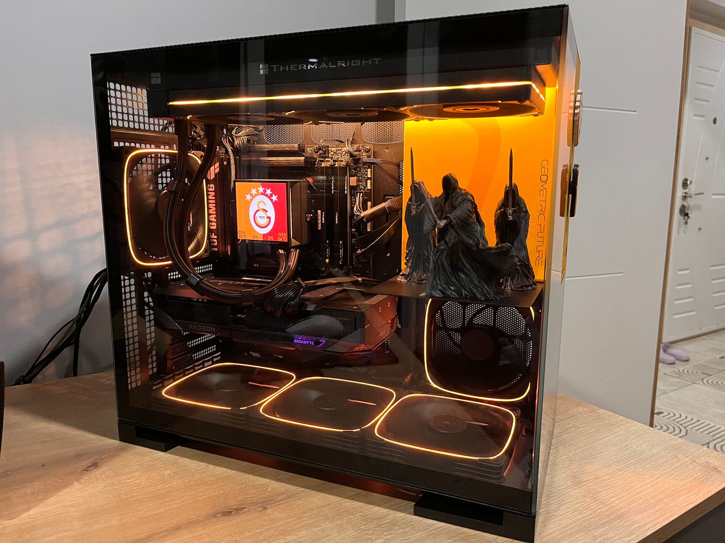 Customer photo review of Geometric Future Model 5 Bilgisayar Kasası