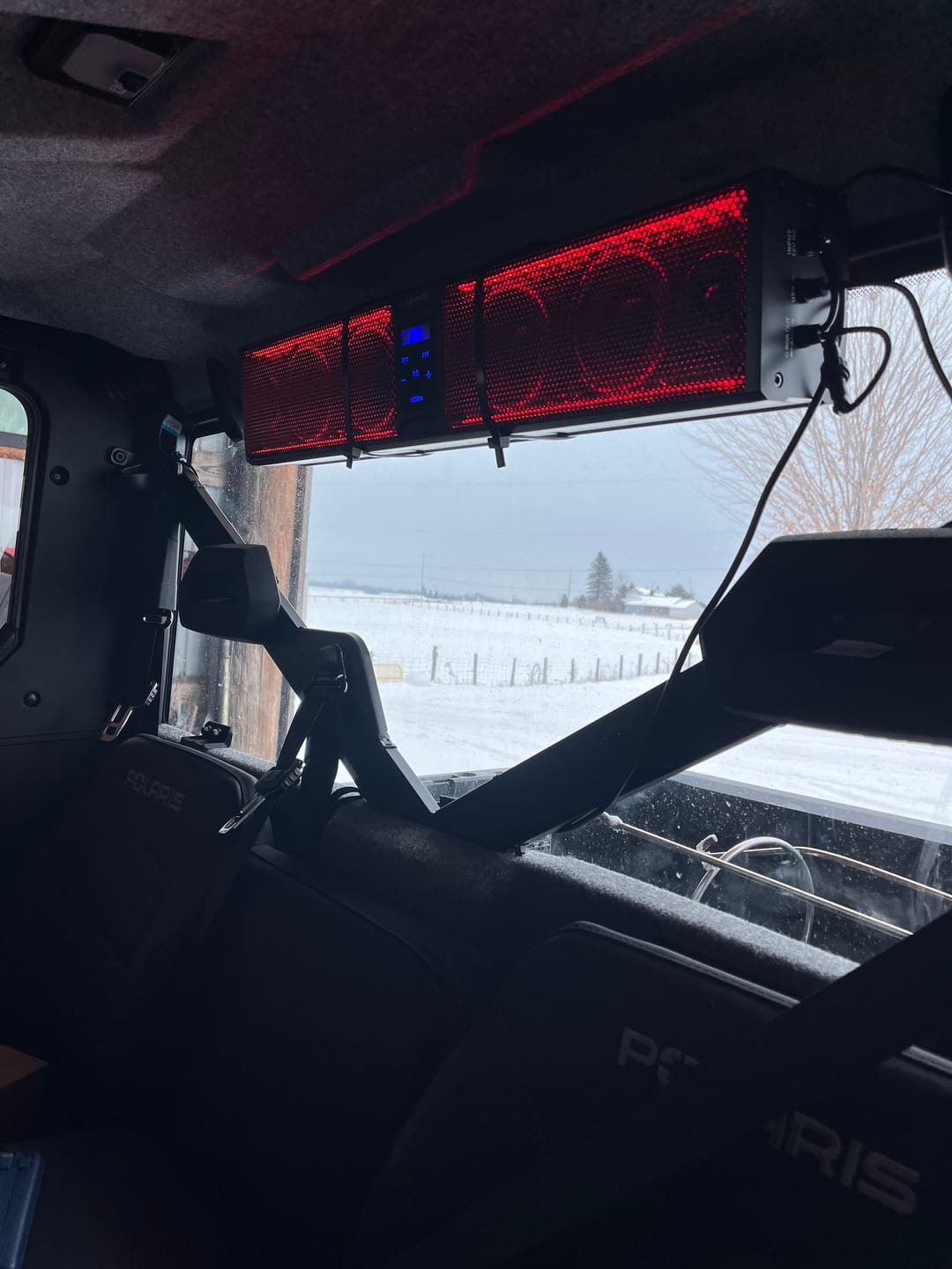 Customer photo review of UTV Sound Bar RGB 25'' Bluetooth Multicolor Lights 500W Amplifier 1.25''-2'' Roll Bar