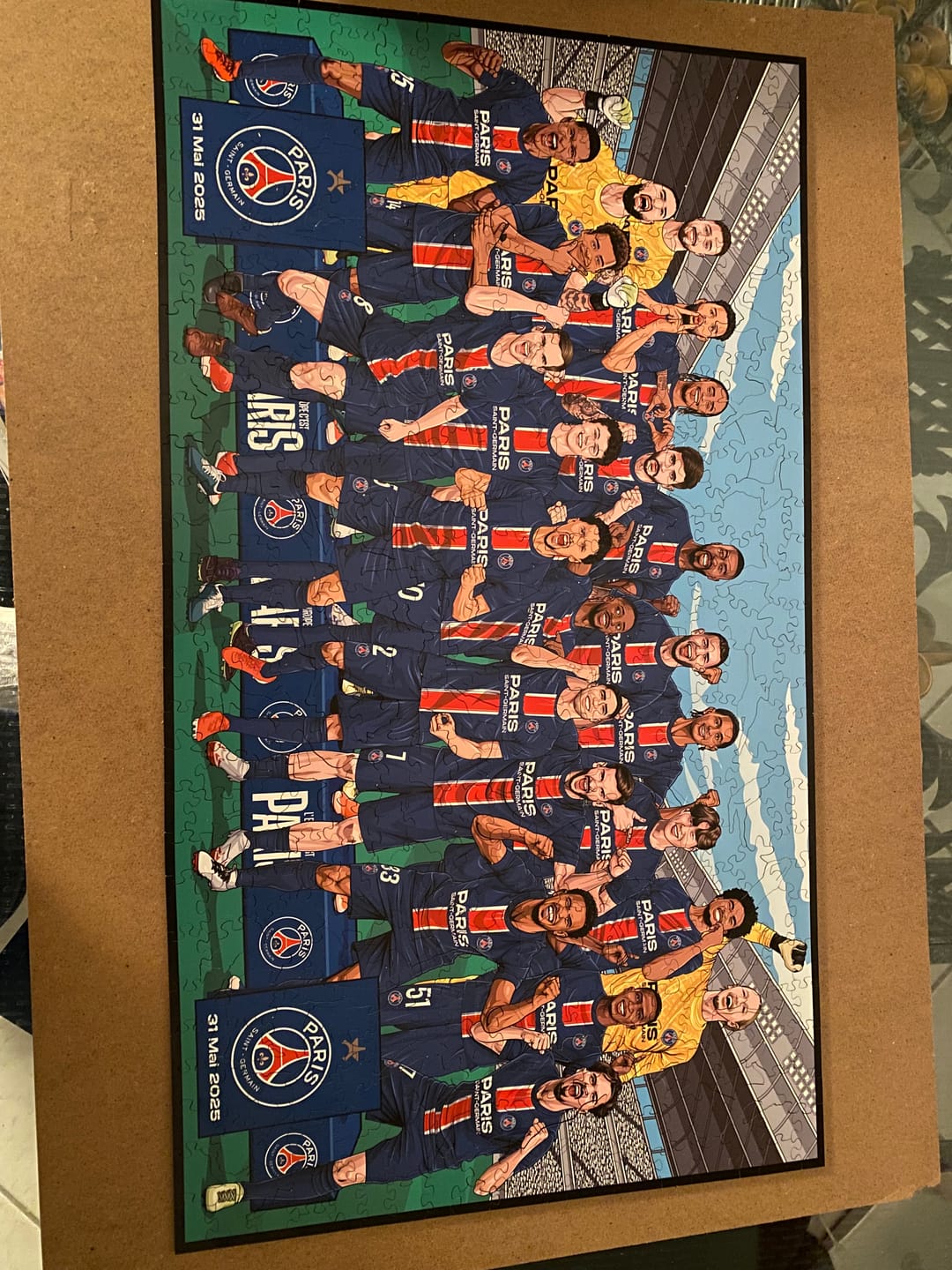 Customer photo review of Équipe Paris Saint-Germain® "Triplé Historique" – Puzzle en Bois