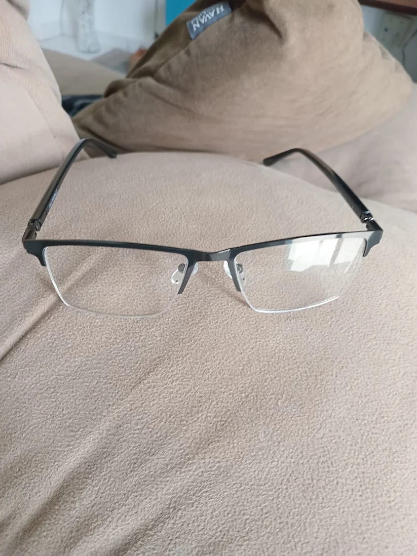 Customer photo review of Óculos de Grau Jayce
