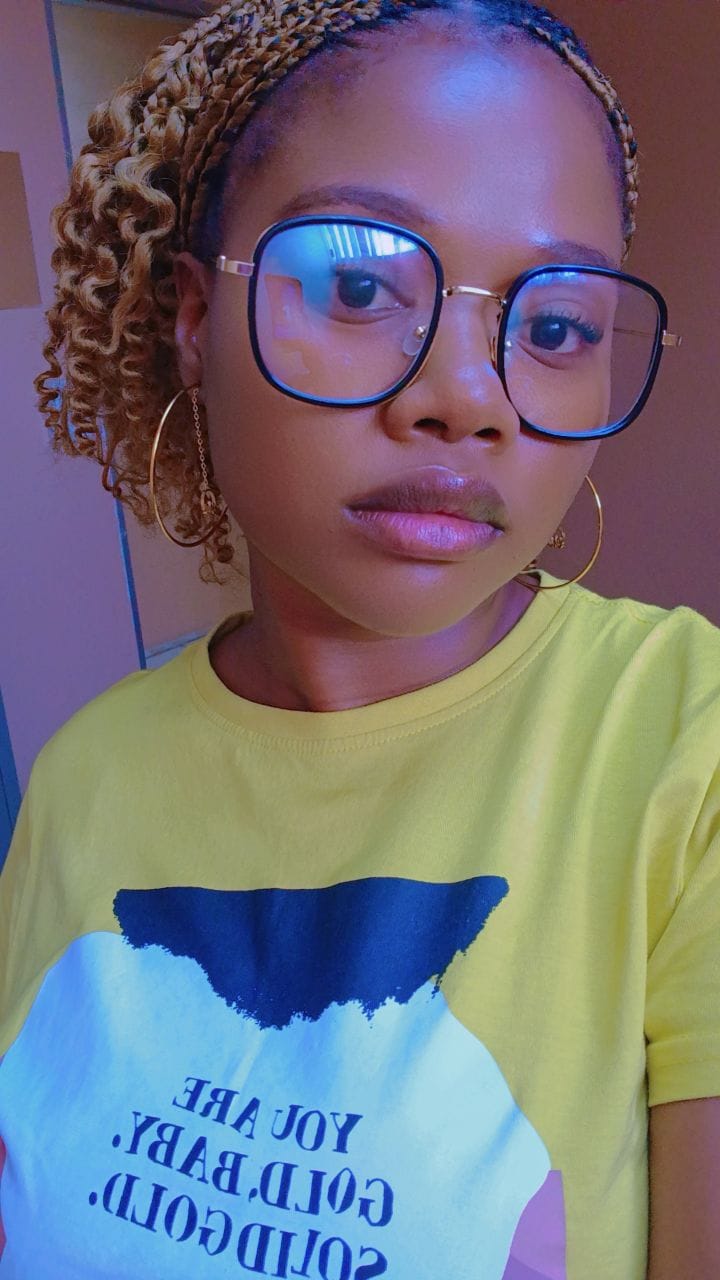 Customer photo review of Gold Era Drop Hoops