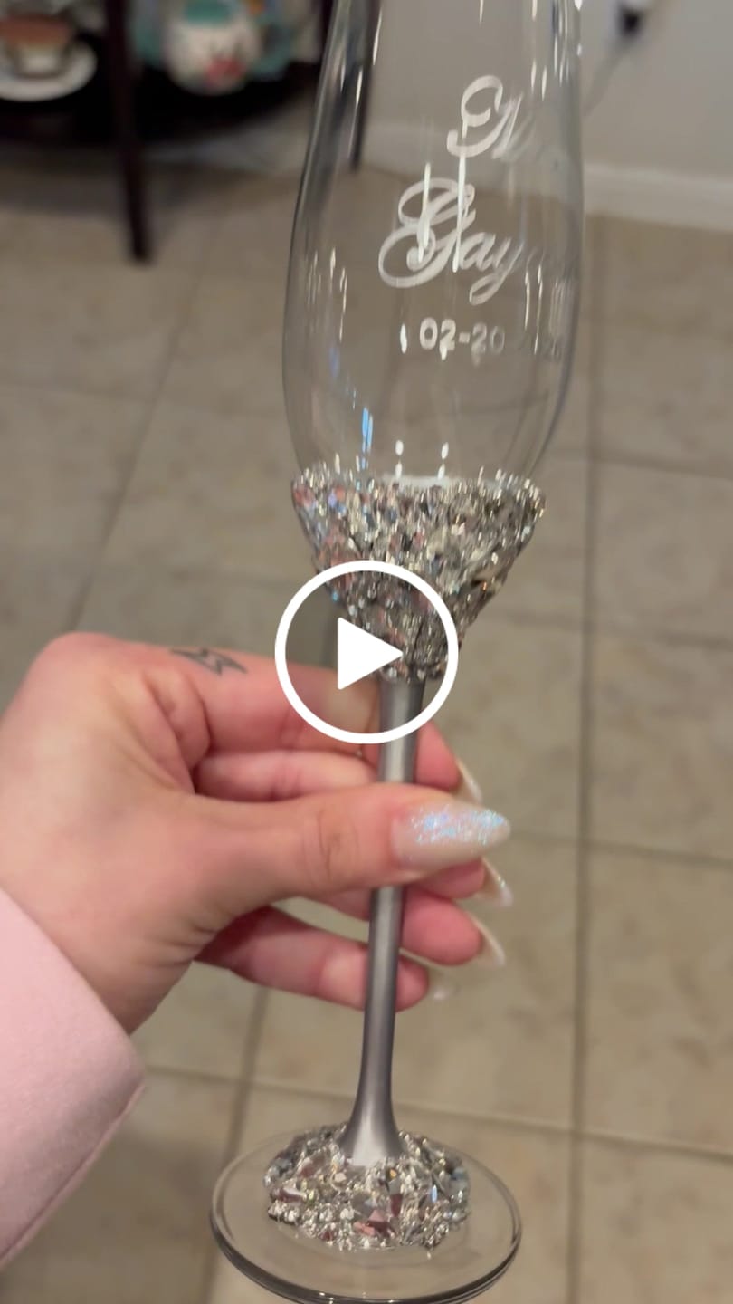 Customer video review of Ruta Silver Flutes & Cake Cutting Set