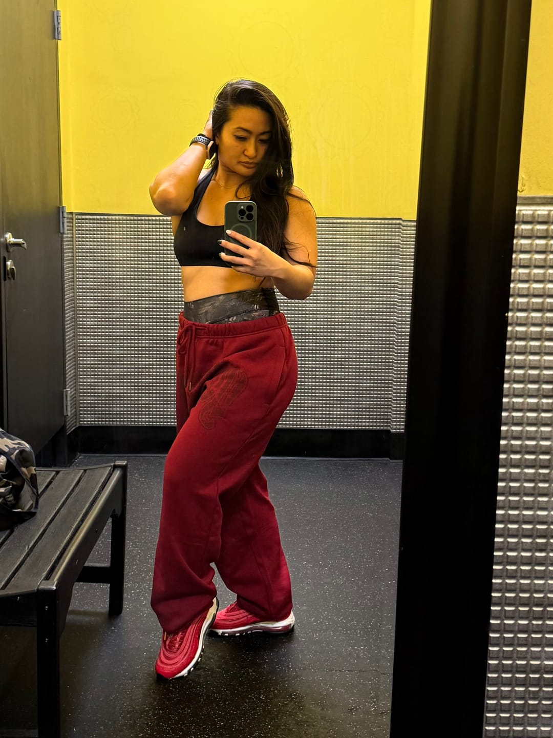 Customer photo review of W257 My eyes are up here Jogger