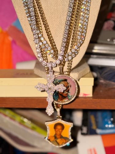 Customer photo review of VVS Tennis Chain 14K Gold (ALL SIZES)