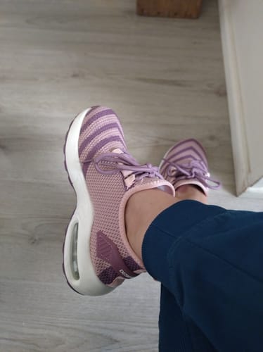 Customer photo review of Zapatilla de Seguridad Guyisa® Modelo 0277 Mujer Puntera de Acero Suela de Kevlar Anti Clavos