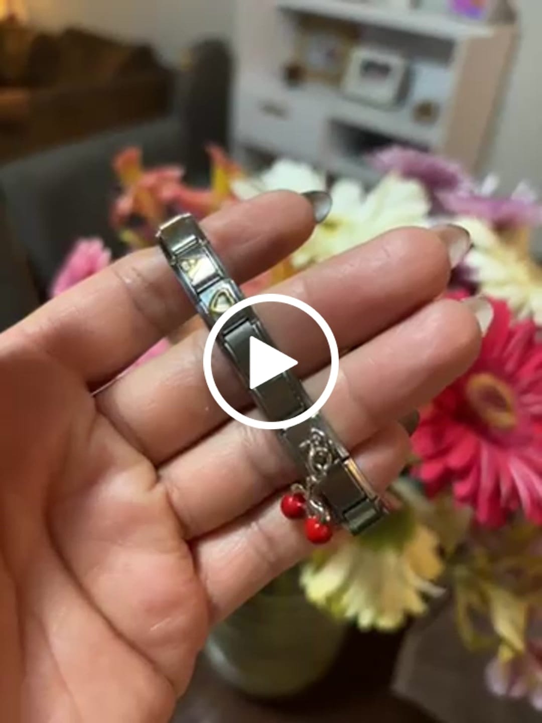 Customer video review of Charm Corazón
