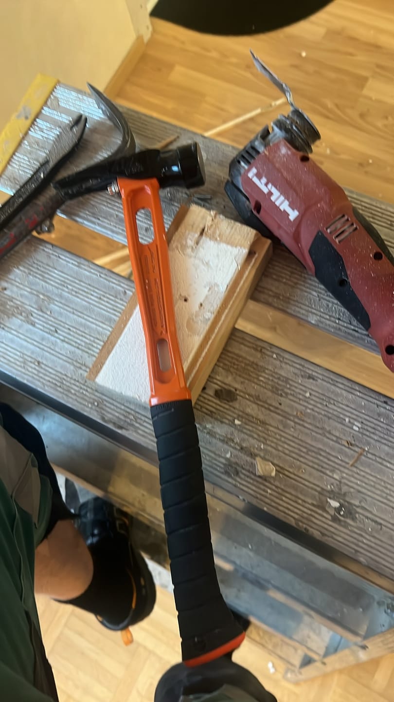 Customer photo review of Martinez Tools | M1 15oz Alcatraz Titanium Framing Hammer