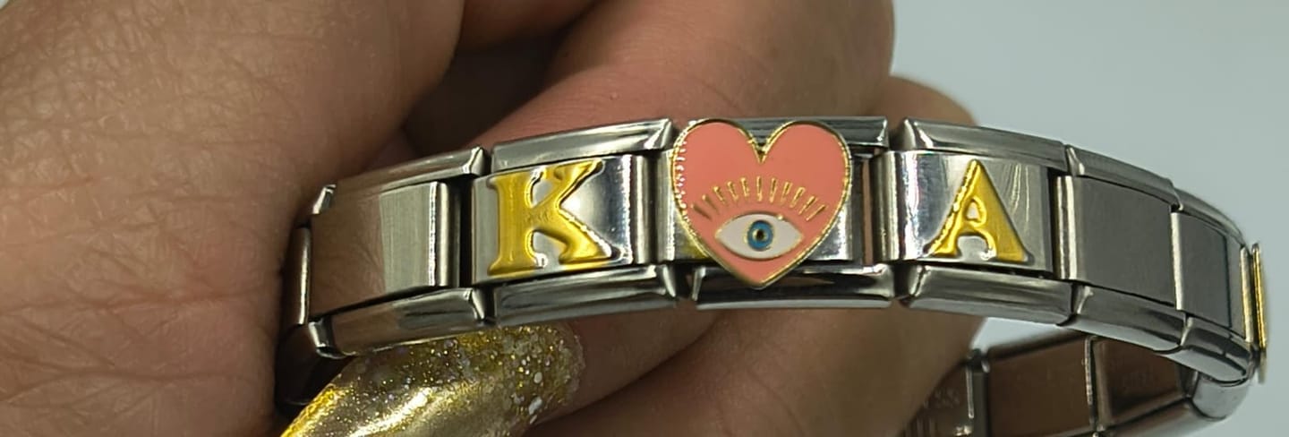 Customer photo review of Charm Ojo suerte