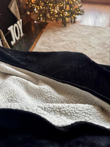 Customer photo review of Free Bleed® Blanket - Ebony