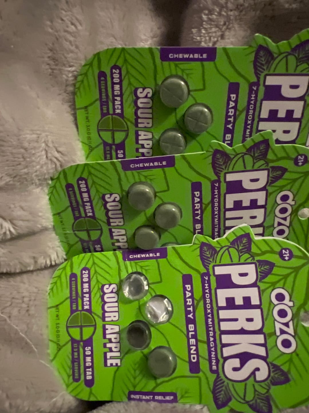 Customer photo review of 4ct 50mg Dozo PERKS 7-HYDROXYMITRAGYNINE | GRAPE (EUPHORIA BLEND)