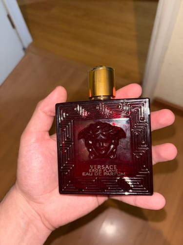 Reseña con foto de un cliente sobre Perfume Versace Eros Flame EDP