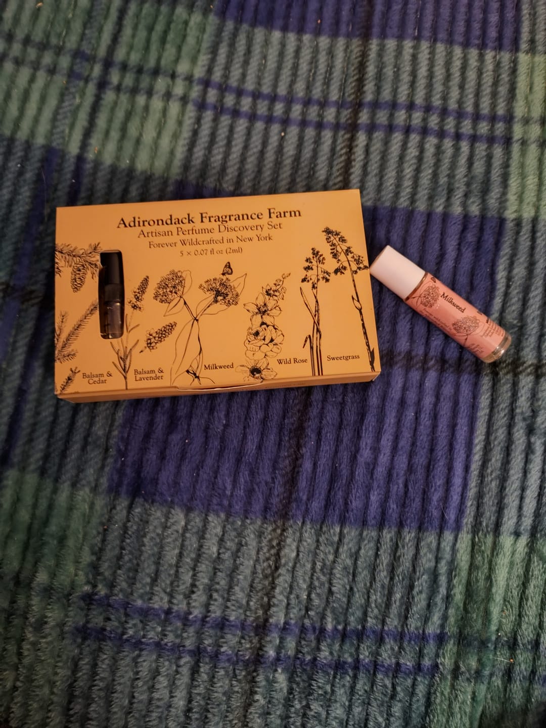Customer photo review of Artisan Perfume Spray Discovery Set 0.07 oz x 5