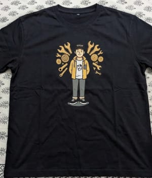 Customer photo review of Mechanic Mood Graphic Tshirt