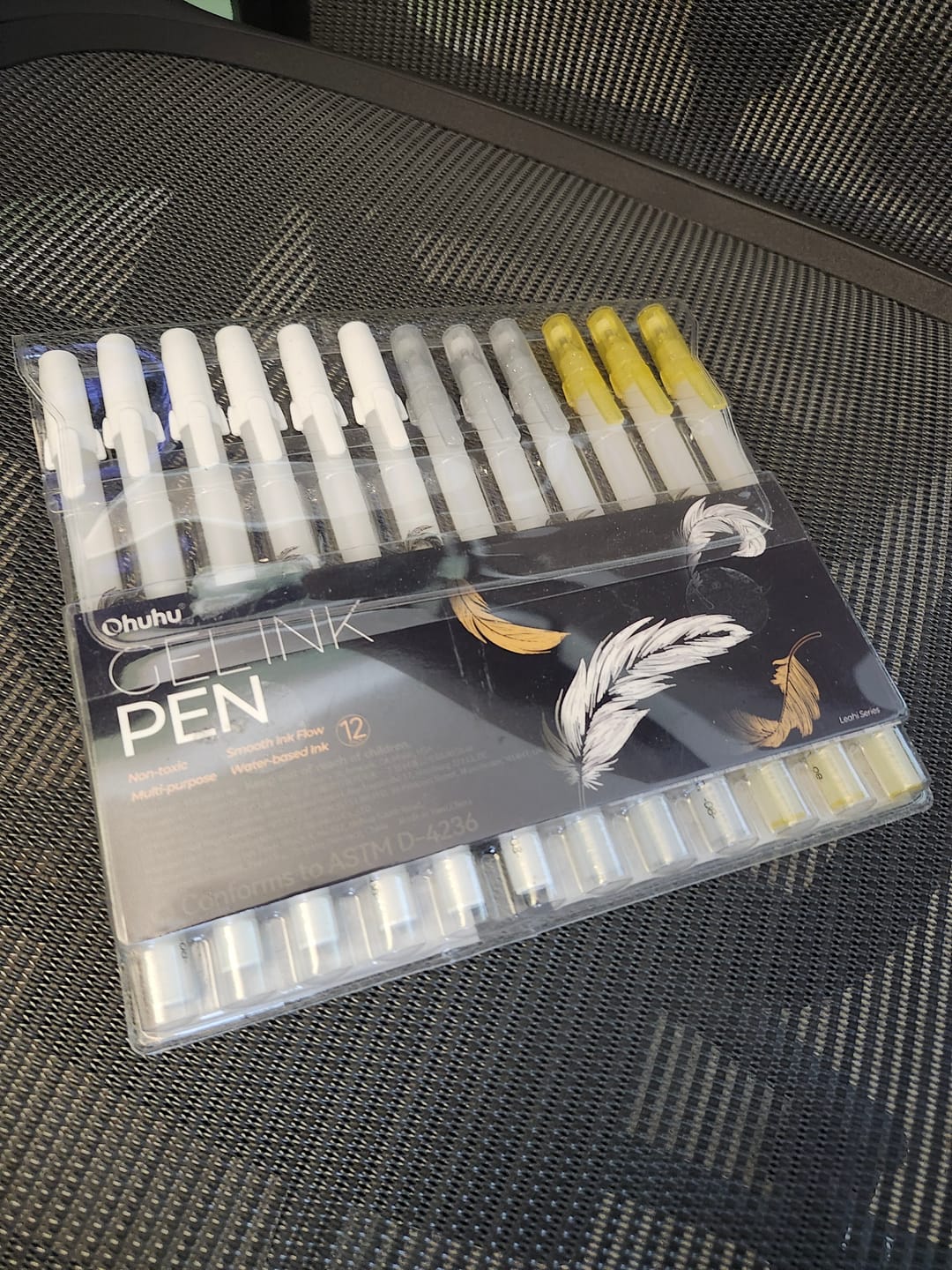 Customer photo review of Ohuhu Gel Pens - Gold, Silver, White & Colorful 12-Pack