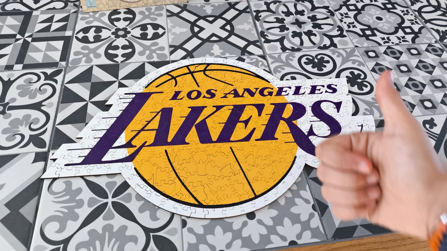 Customer photo review of Los Angeles Lakers™ - Puzzle de Madera