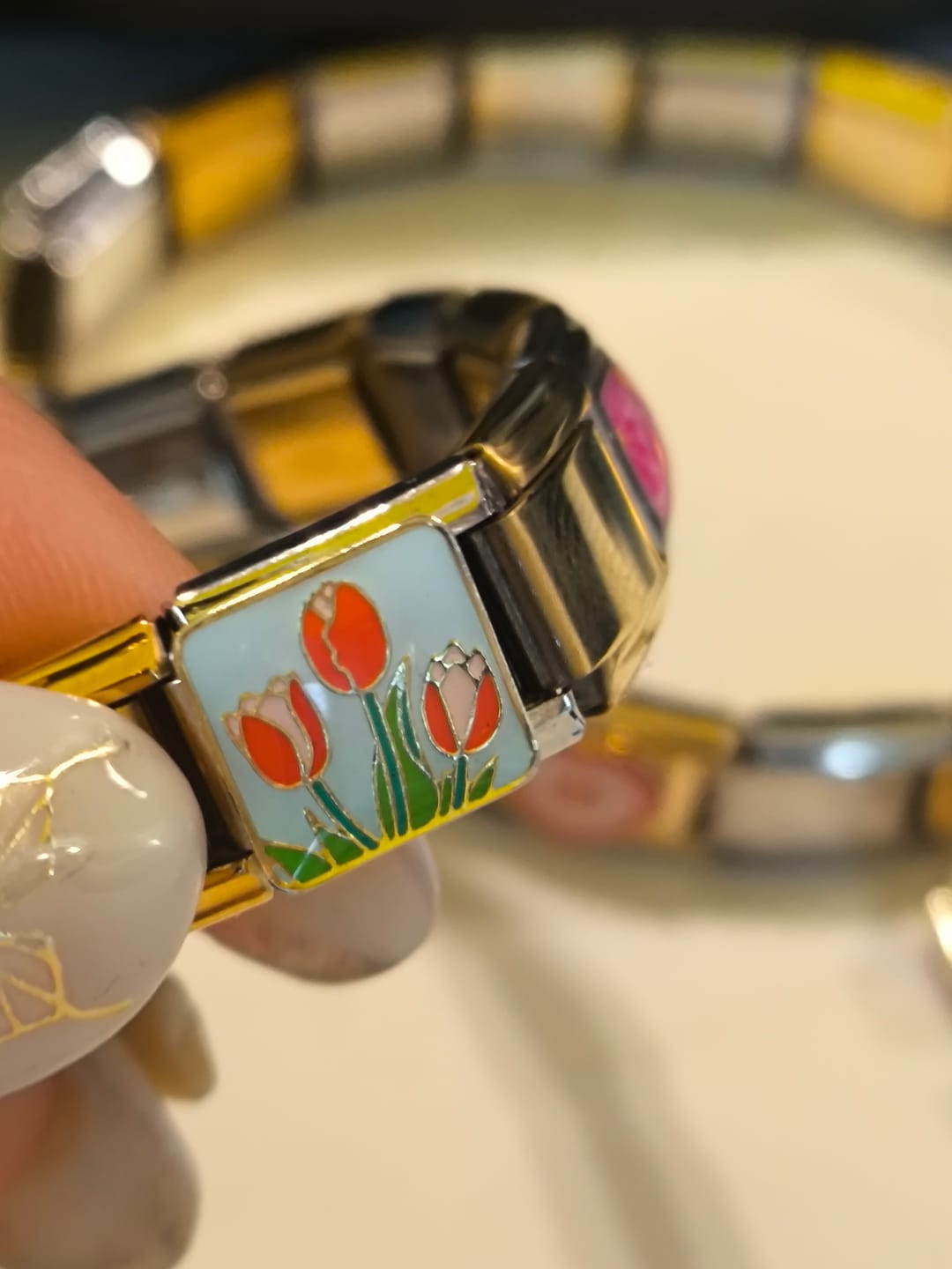 Customer photo review of Charm Tulipanes