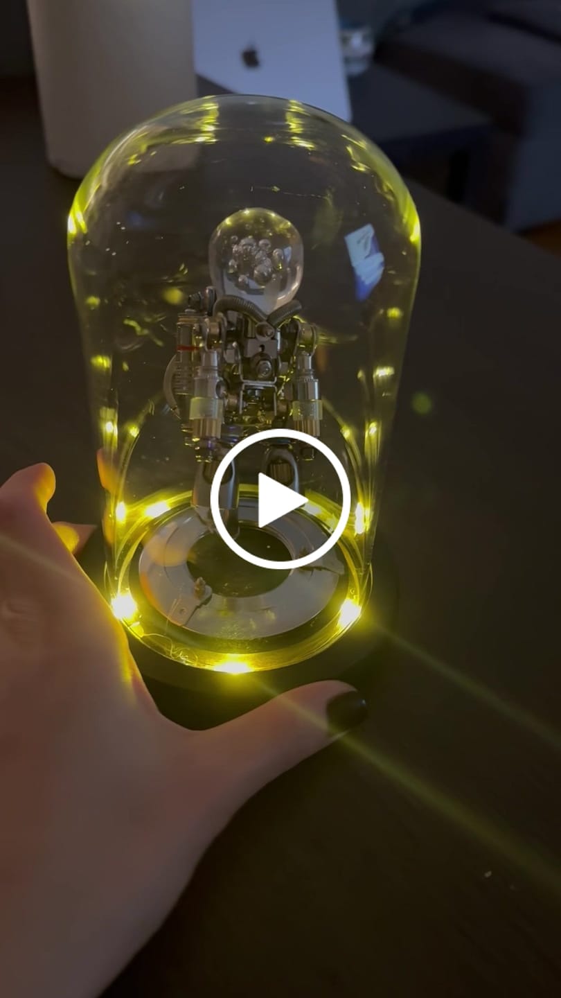 Customer video review of Nebula Astronaut