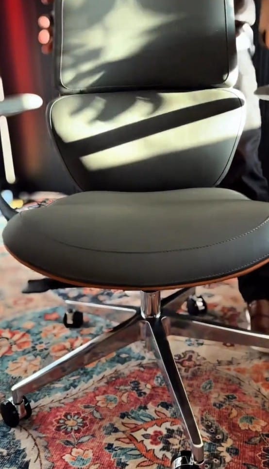 Customer photo review of Nolan Executive Leather Office Chair