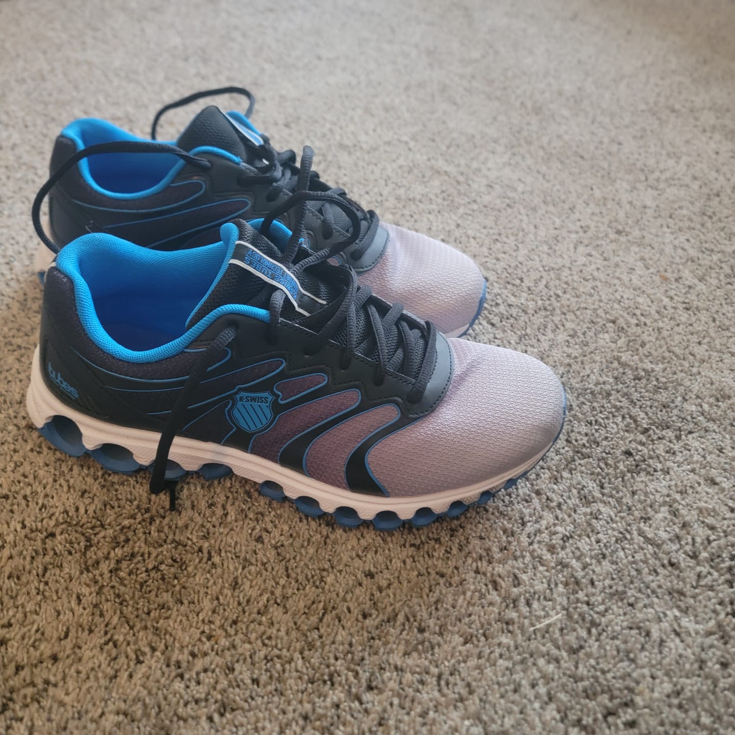 Customer photo review of 07112-033-XW | TUBES 200 | BLACK/BRILLIANT BLUE/VAPOR BLUE WHITE