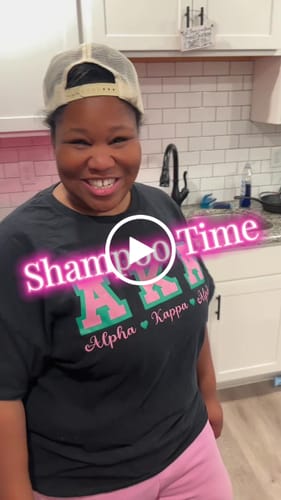 Customer video review of Shampoo Mat® Neck Pillow