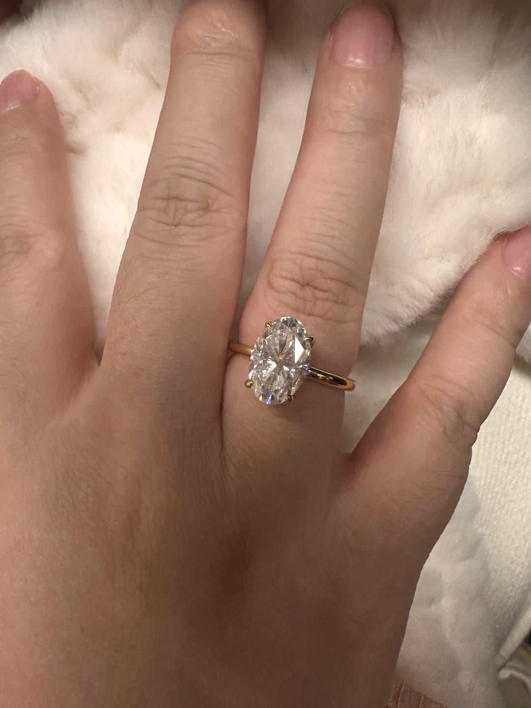 Customer photo review of S925 Moissanite 2.0 Ct ～5.5 Ct Oval Cut Yellow Gold/White Gold Promise Ring For Women