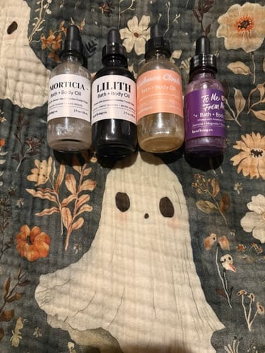 Customer photo review of MORTICIA Bath & Body Oil