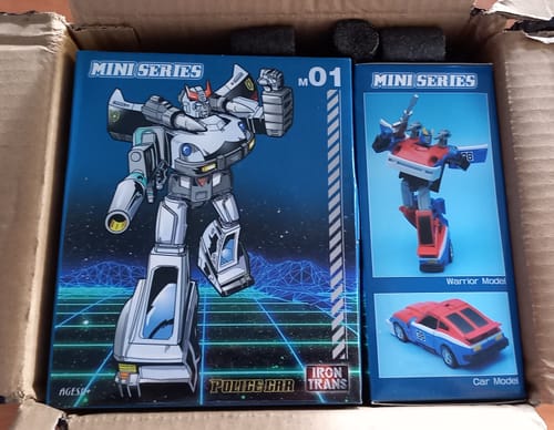 Customer photo review of Irontrans Mini Series M01 Police Car (Prowl) / M02 Thunderbolt (Bluestreak) /M03 Smog (Smokescrean) 3 in 1 Legends Class 10cm / 4"