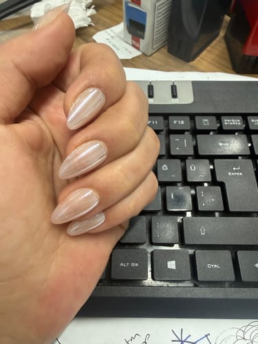 Customer photo review of Coral Whisper-Short Almond - 30 Adet Takma Tırnak