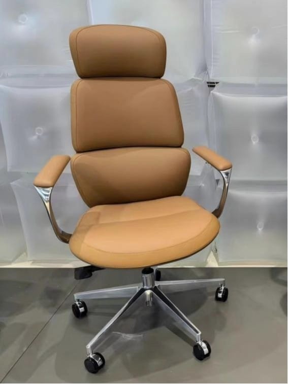 Customer photo review of Nolan Executive Leather Office Chair