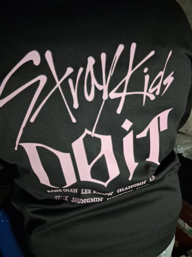 Customer photo review of SKZ Album DO IT Logo Zip-Up Hoodie