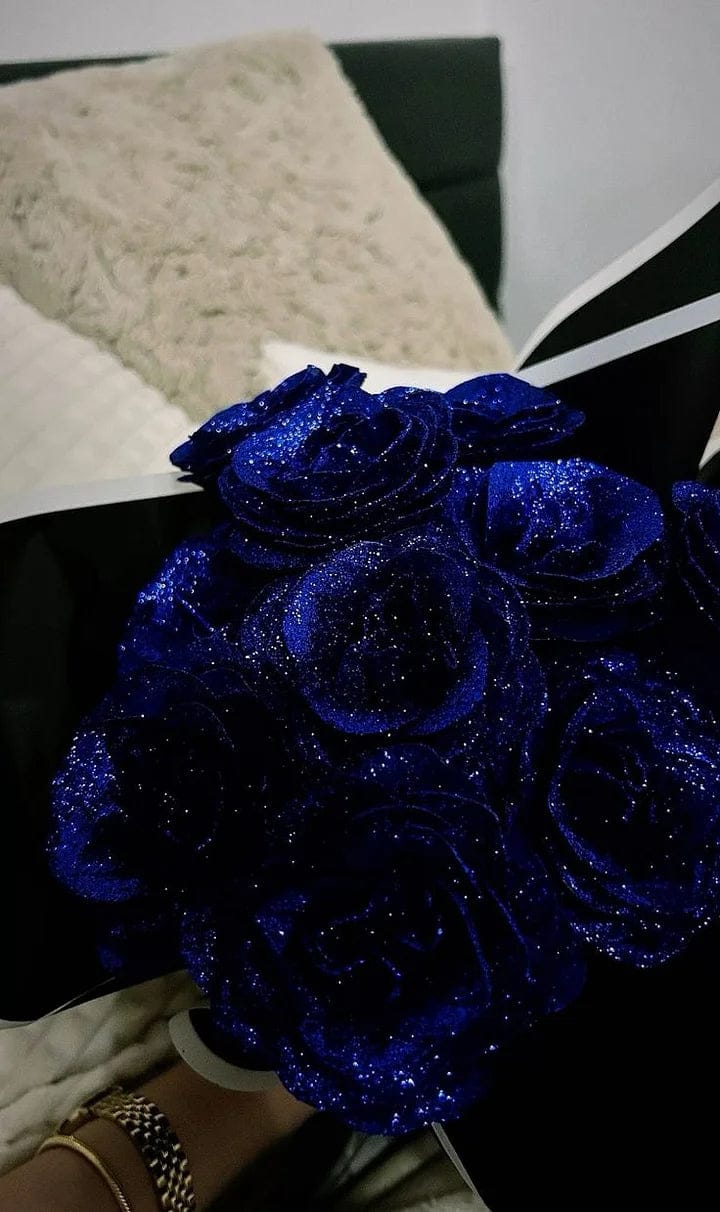 Customer photo review of Glitter Rose Bouquet Gift for Girlfriend & Boyfriend | Couple Anniversary Gift