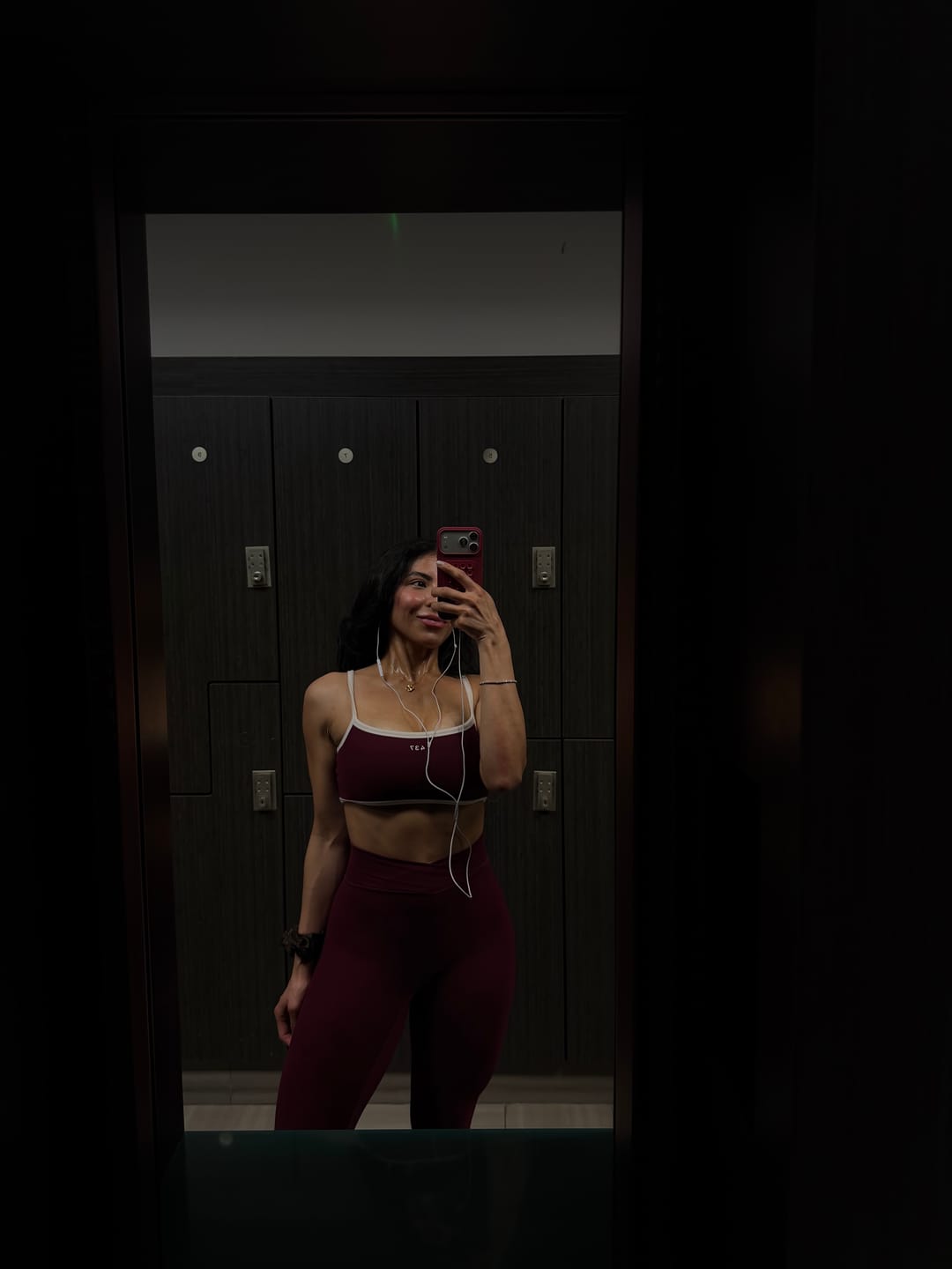 Customer photo review of The V Legging / Black-Cherry